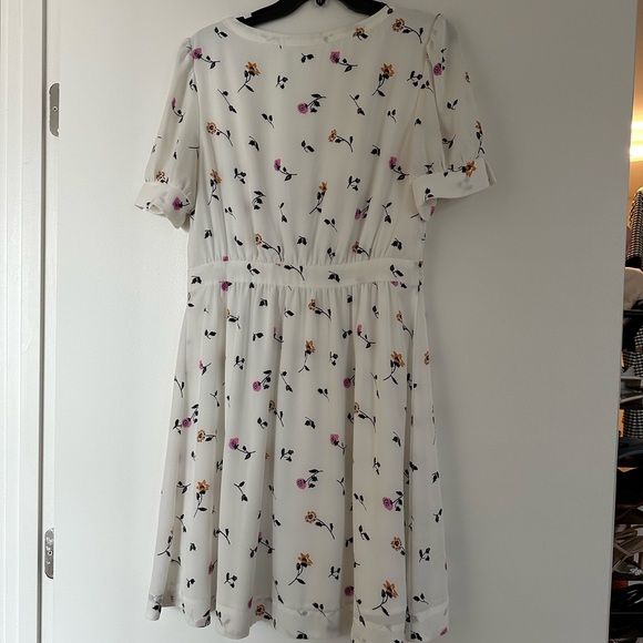 Madewell white dress with floral pattern and buttons, size 4 - Picture 4 of 4
